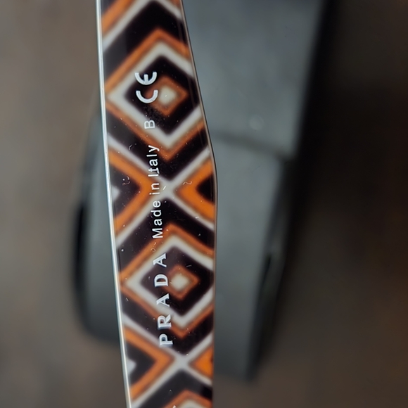 Prada Black Women's Sunglasses - Picture 4 of 7